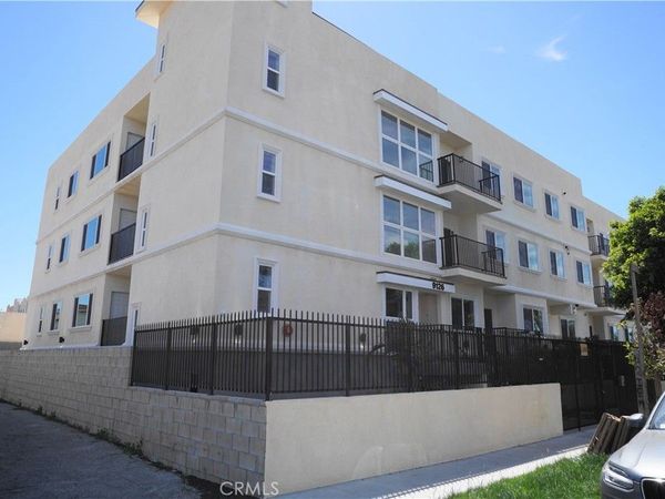 9126 Langdon Avenue, Unit 303, North Hills, CA 91343