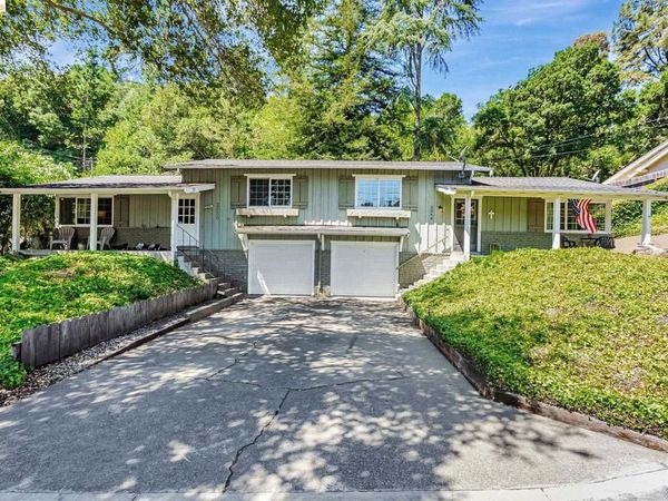 2050 Donald Dr, Moraga, CA 94556