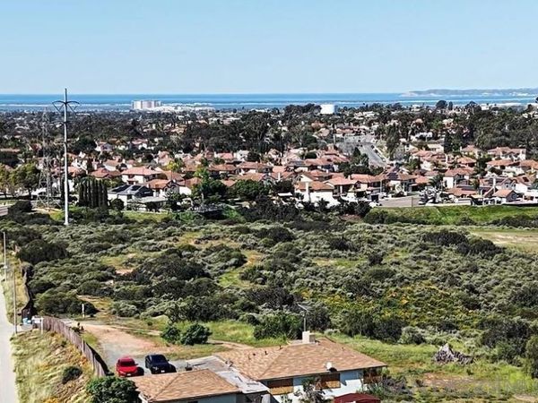 945 E J St., Chula Vista, CA 91910