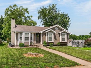 1867 Quail Ridge Drive, Liberty, MO 64068