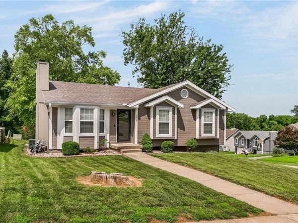 1867 Quail Ridge Drive, Liberty, MO 64068