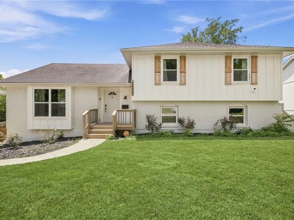 8908 Evanston Avenue, Kansas City, MO 64138
