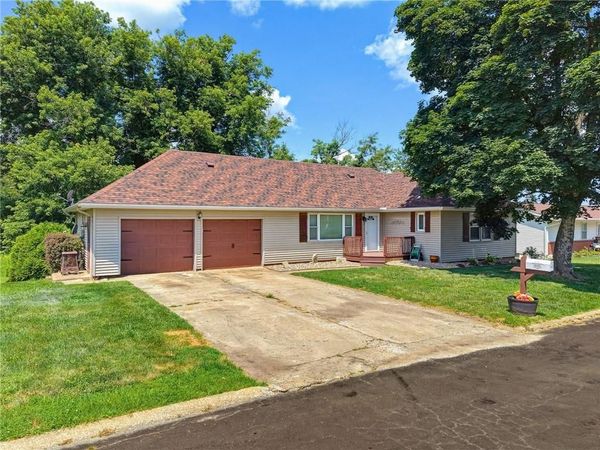 1105 Lake Manor Drive, Trenton, MO 64683