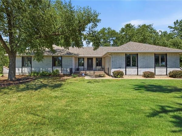 1116 W Hubach Hill Road, Raymore, MO 64083