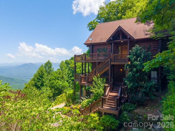 92 Falcons Peak Lane, Whittier, NC 28789