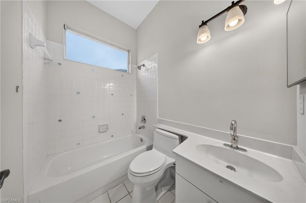 2628 White Cedar Ln , Naples, FL 34109 Photo