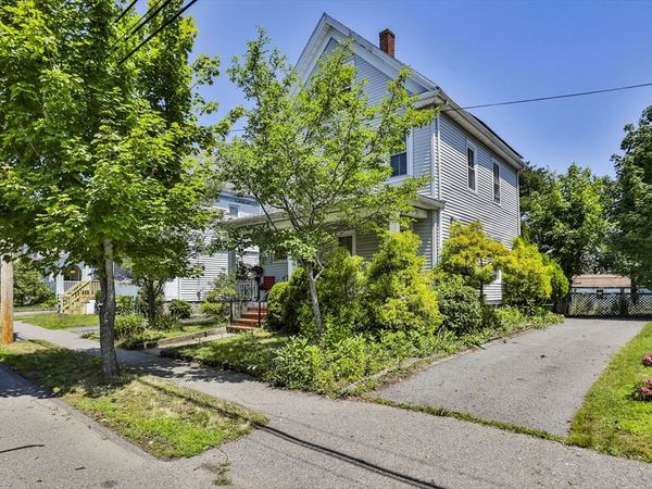 82 Dyer Ave, Milton, MA 02186