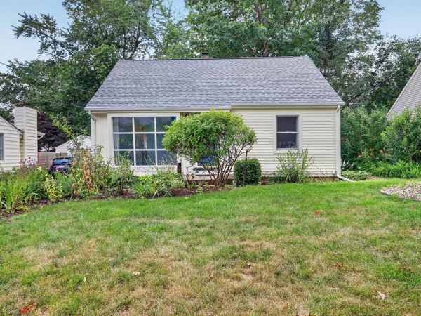 1612 Homecrest Avenue, Kalamazoo, MI 49001