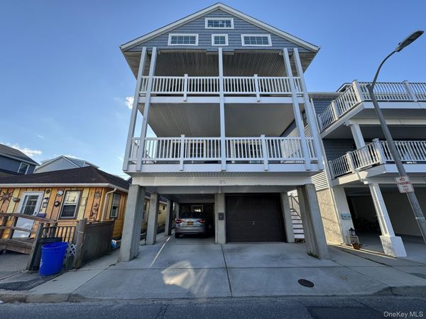85 Michigan Street , Long Beach, NY 11561