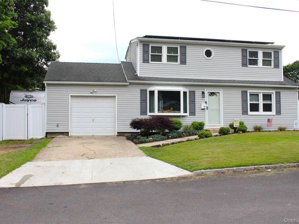 12 Carol Drive , Lake Ronkonkoma, NY 11779