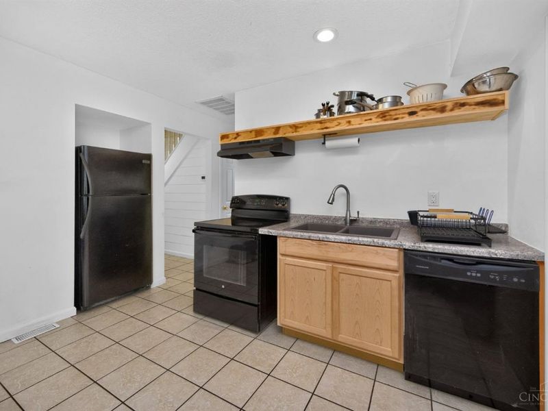 11789 Cedarcreek Drive, Forest Park, OH 45240 Photo 17