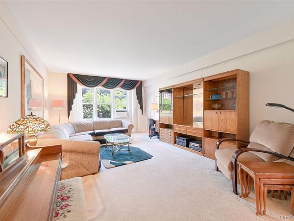 69-10 108th Street , Unit #4J, Forest Hills, NY 11375