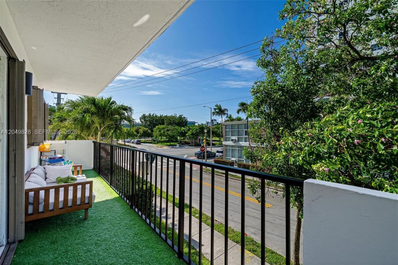 1900 Meridian Ave , Unit 204, Miami Beach, FL 33139 Photo