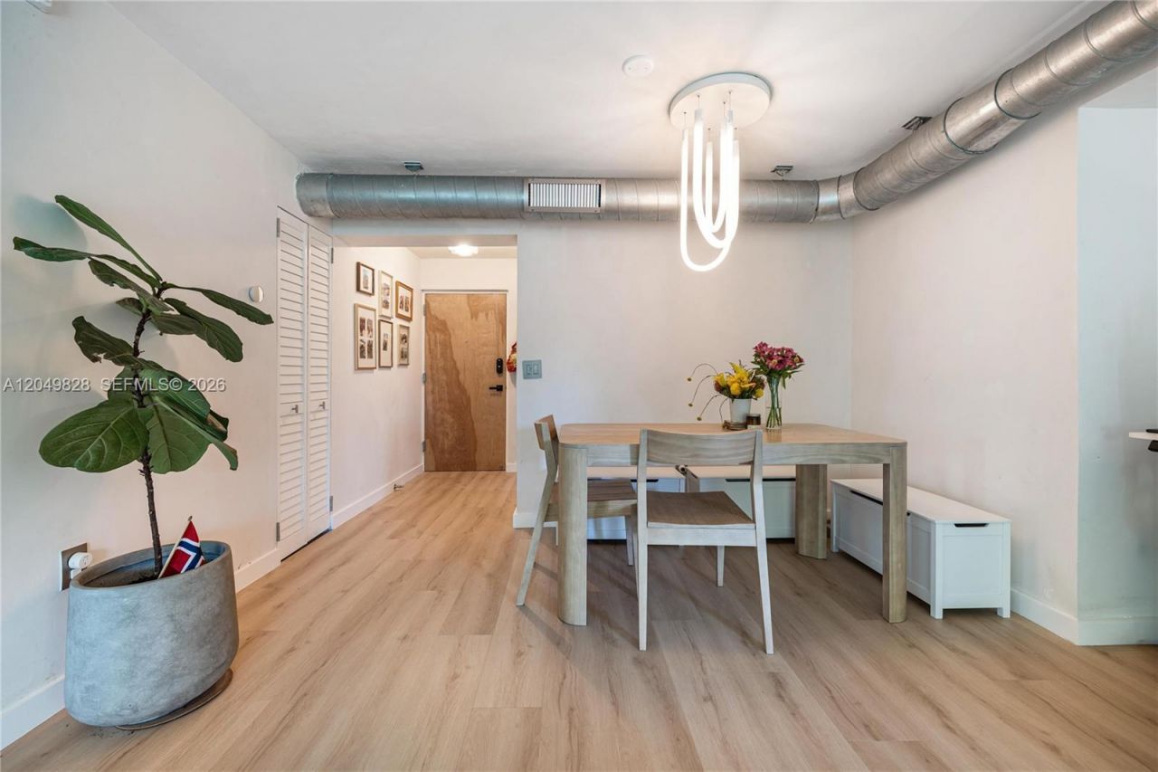 1900 Meridian Ave , Unit 204, Miami Beach, FL 33139 Photo