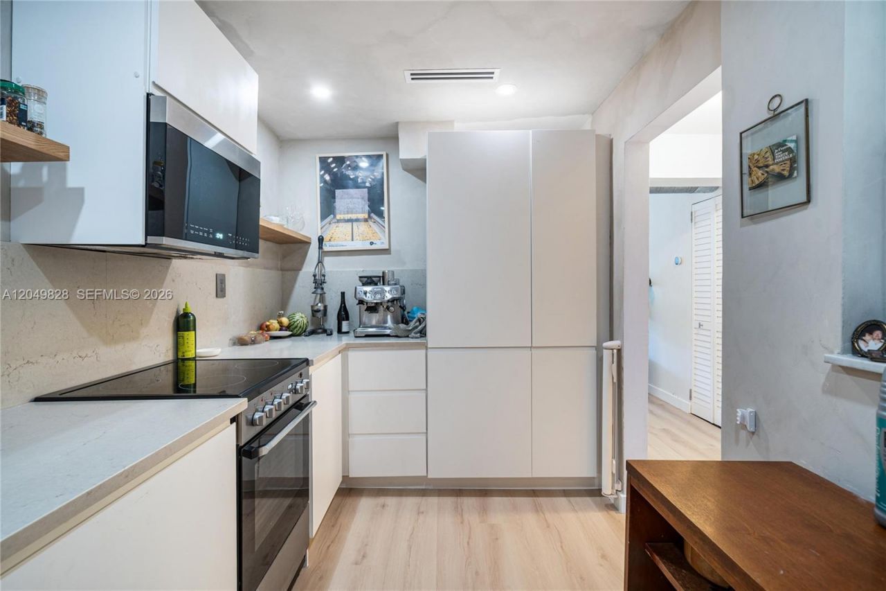 1900 Meridian Ave , Unit 204, Miami Beach, FL 33139 Photo