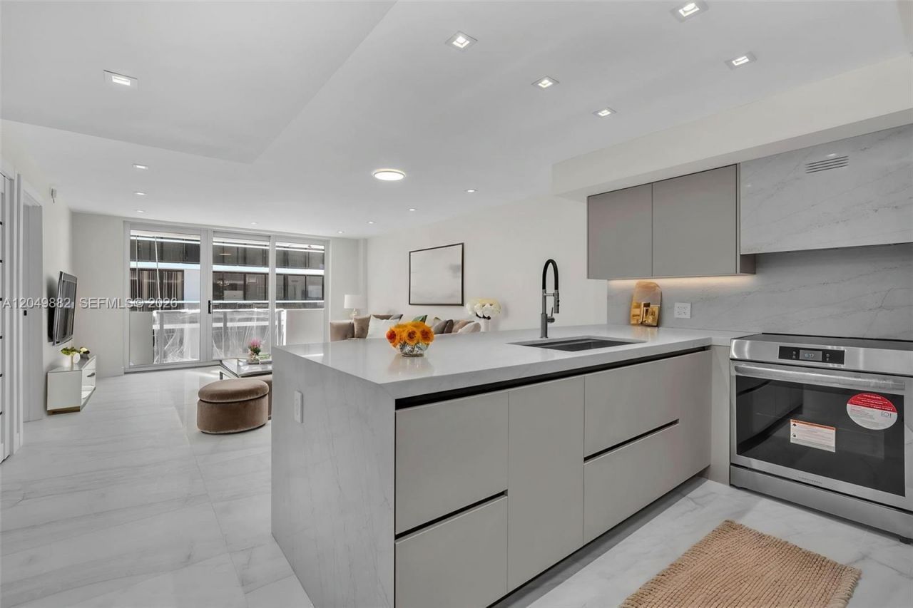 9499 Collins Ave , Unit 1009, Surfside, FL 33154 Photo