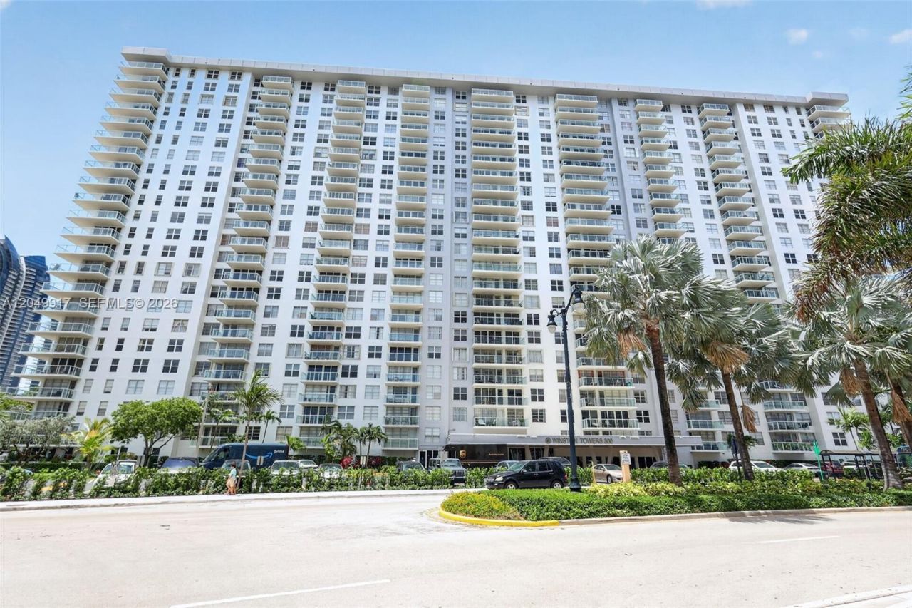 230 174th St , Unit 902, Sunny Isles Beach, FL 33160 Photo