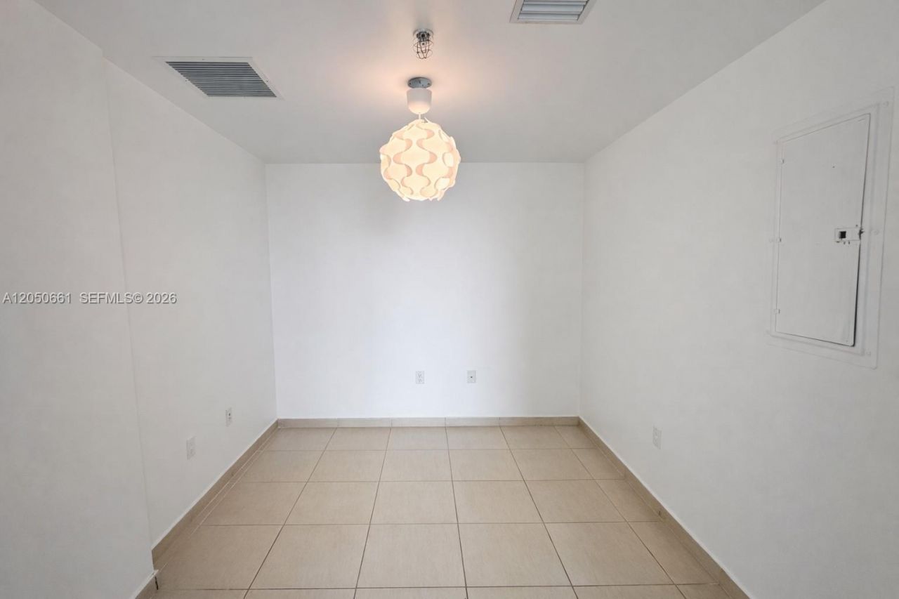 185 SW 7th St , Unit 3704, Miami, FL 33130 Photo