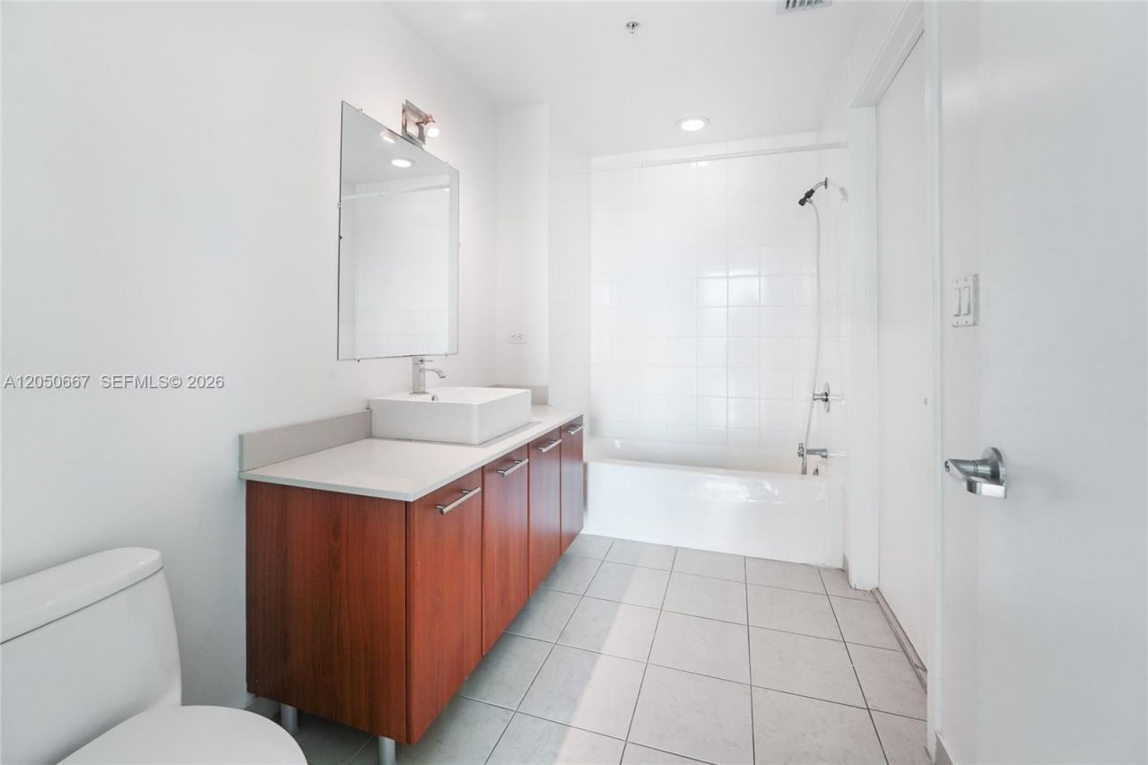 3301 NE 1st Ave, Unit H2810, Miami, FL 33137 Photo