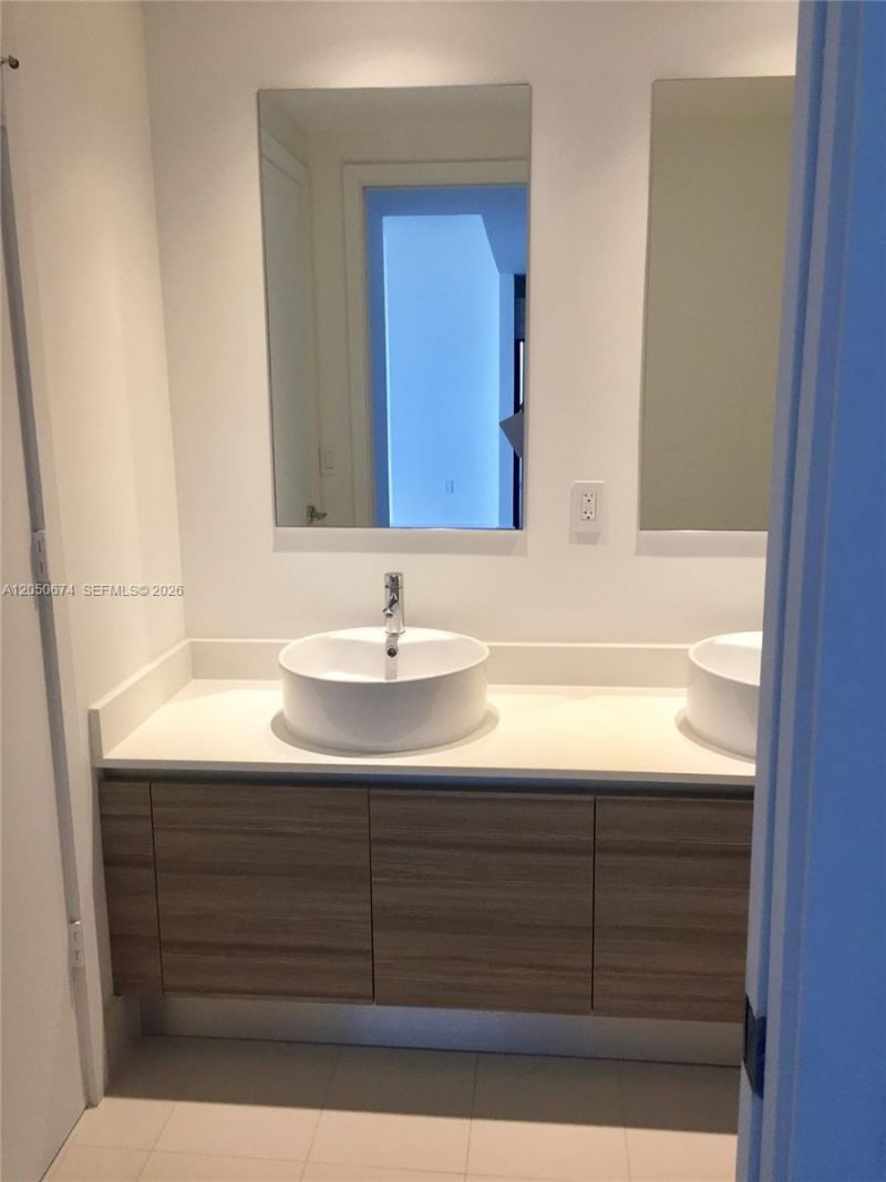 121 NE 34th St , Unit 912, Miami, FL 33137 Photo