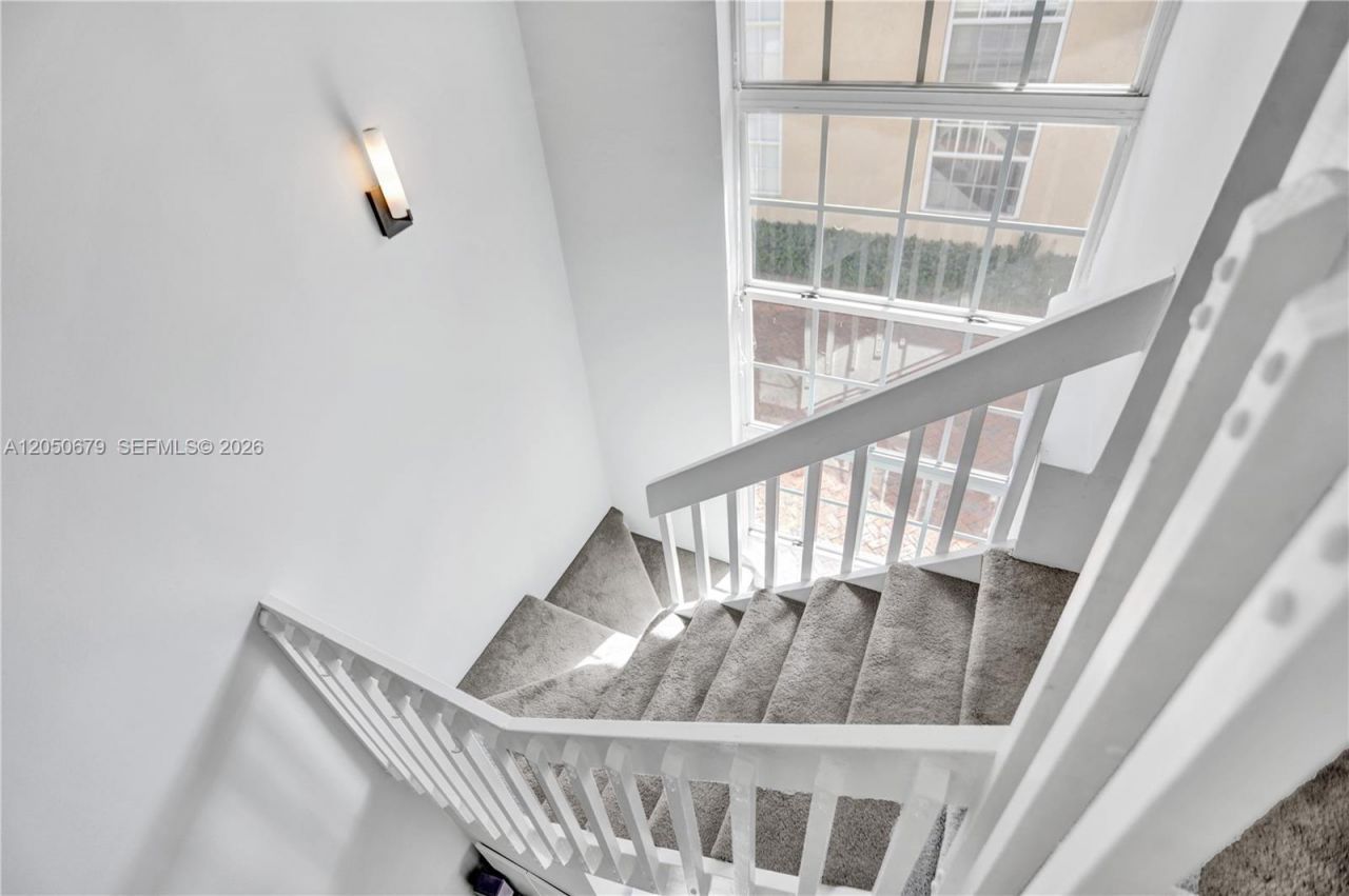 3135 Gifford Ln, Unit A, Miami, FL 33133 Photo