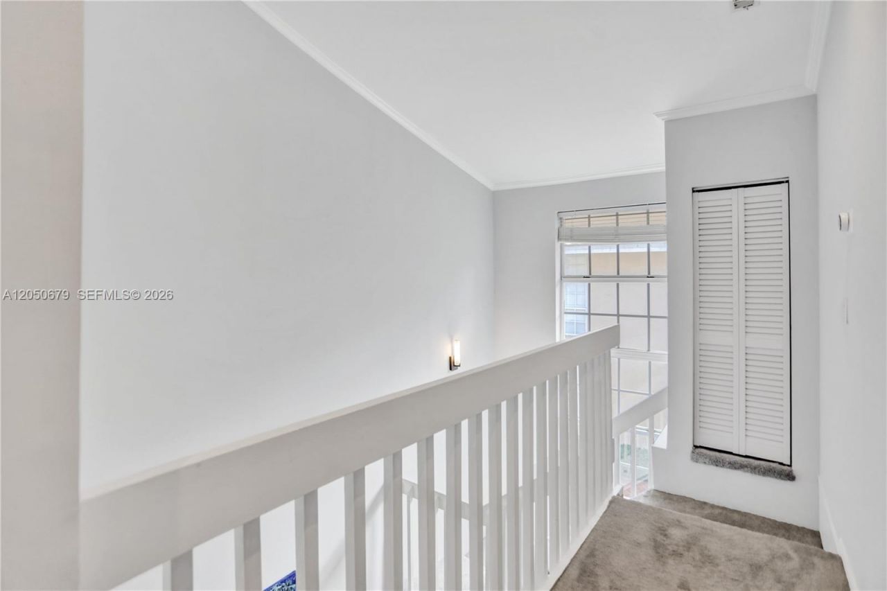 3135 Gifford Ln, Unit A, Miami, FL 33133 Photo