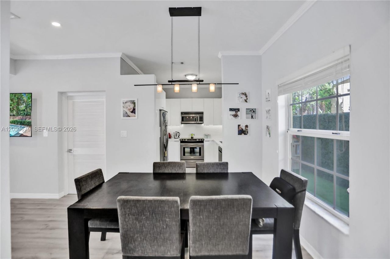3135 Gifford Ln, Unit A, Miami, FL 33133 Photo
