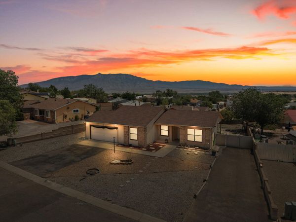 4522 Sunstone Way NE, Albuquerque, NM 87124