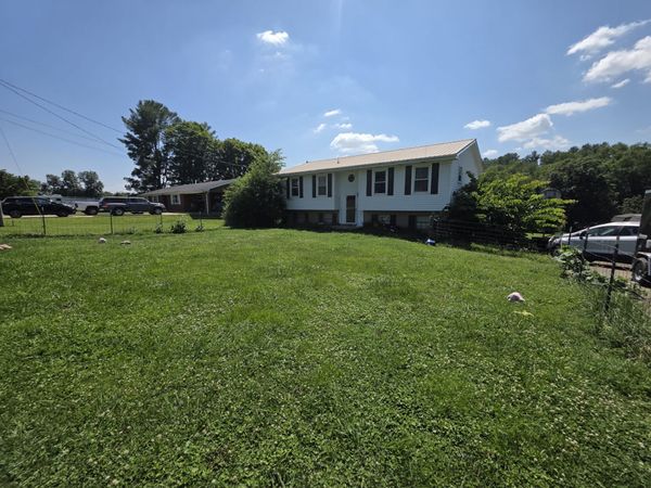 935 Meadowbrook Rd , Afton, TN 37616
