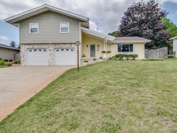 138 Grand Castle Terrace, Battle Creek, MI 49014