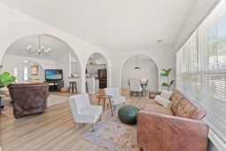 101 Sadler Way photo 4