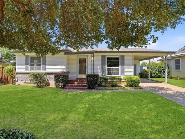 109 Casstevens Street , Westworth Village, TX 76114