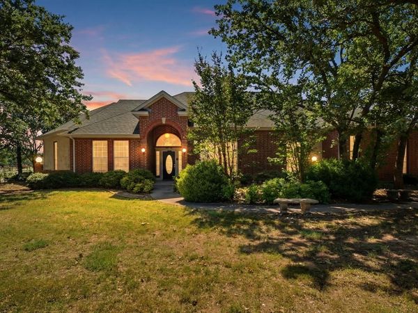 9439 Saint Johns Court , Pilot Point, TX 76258