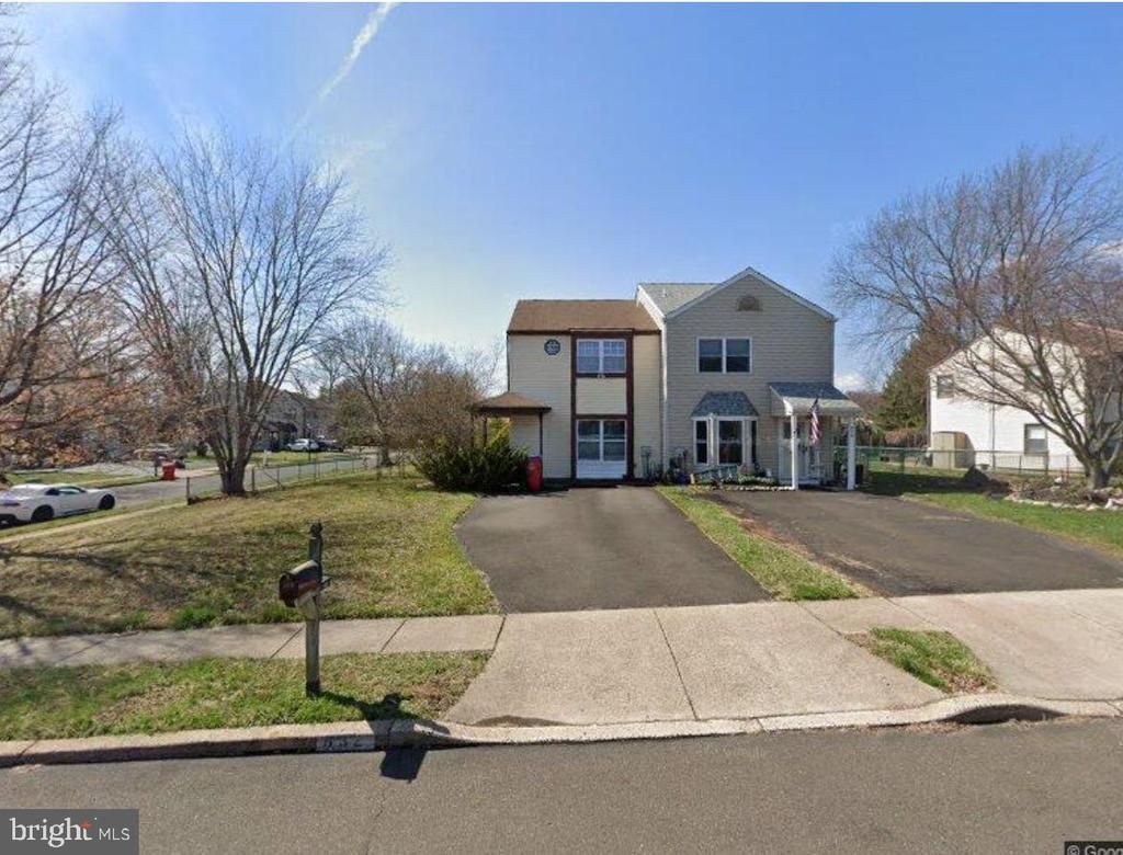 632 LONGFELLOW COURT , WARMINSTER, PA 18974
