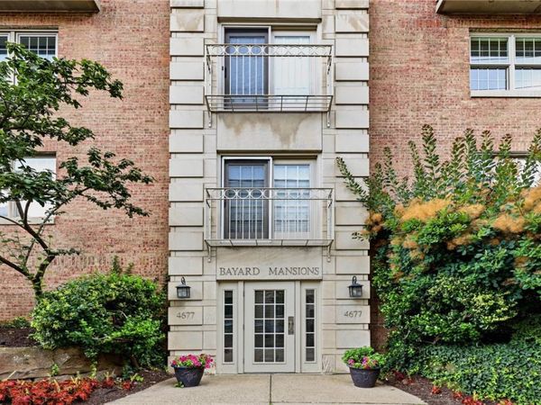 4677 Bayard St, Unit 204, Pittsburgh, PA 15213