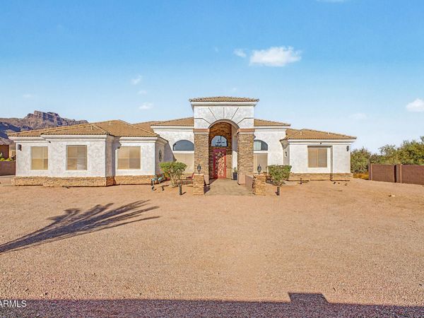 529 S VAL VISTA Road, Apache Junction, AZ 85119