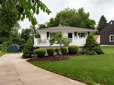 1349 Brookwood Drive, Mogadore, OH 44260