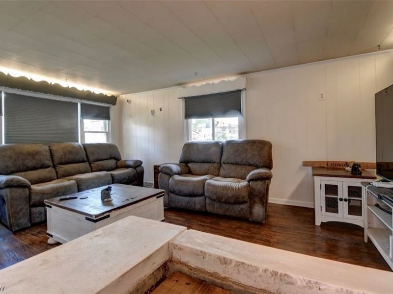 646 N Wooster Avenue, Strasburg, OH 44608 Photo 5