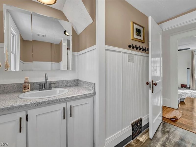 732 Falls Avenue, Cuyahoga Falls, OH 44221 Photo 14