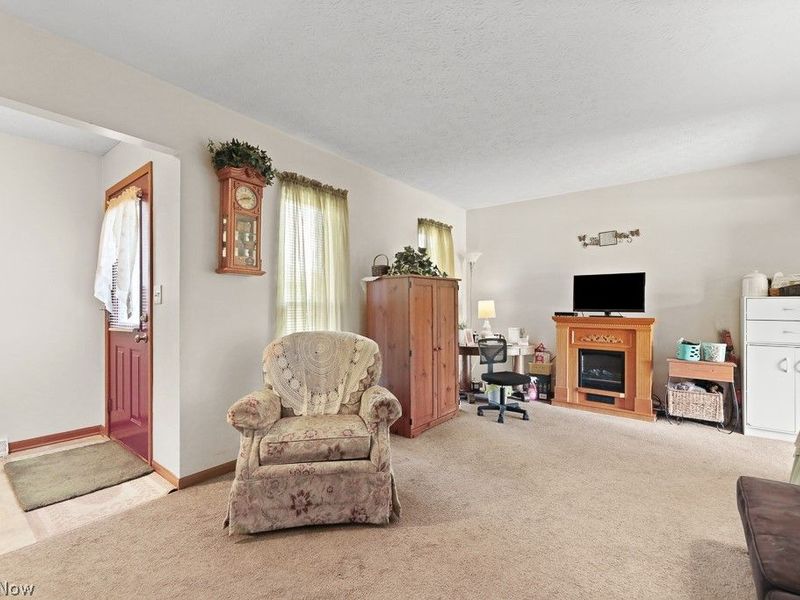109 Monticello Circle, Elyria, OH 44035 Photo 10