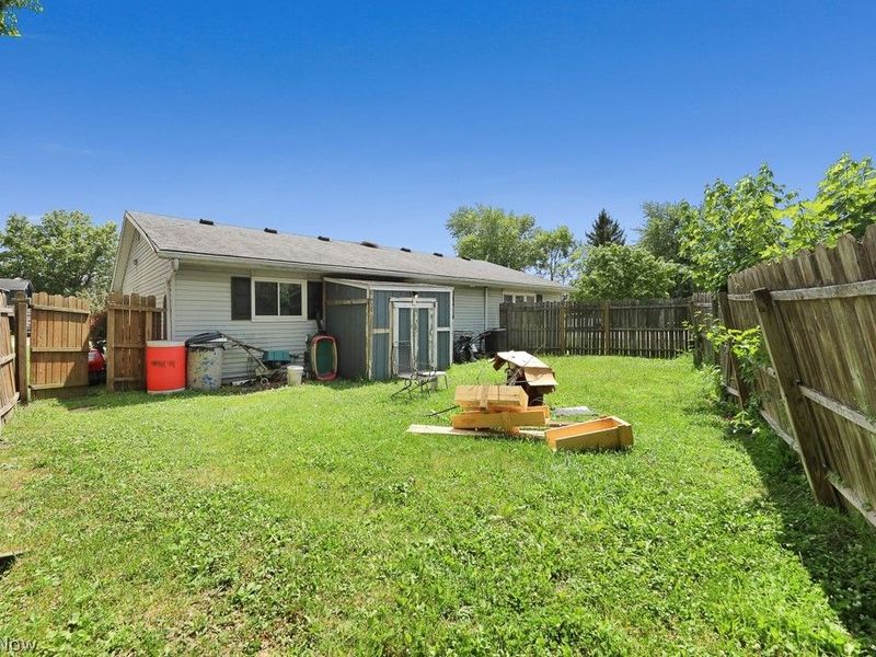 109 Monticello Circle, Elyria, OH 44035 Photo 6