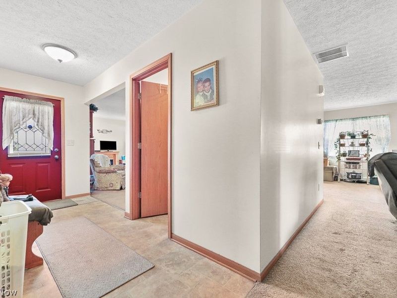 109 Monticello Circle, Elyria, OH 44035 Photo 8