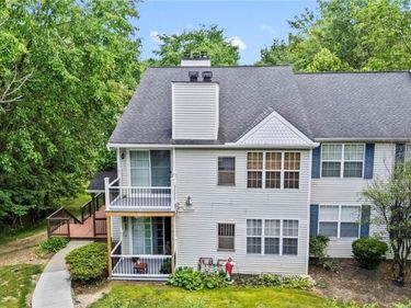 2002 Stoney Run Circle, Broadview Heights, OH 44147