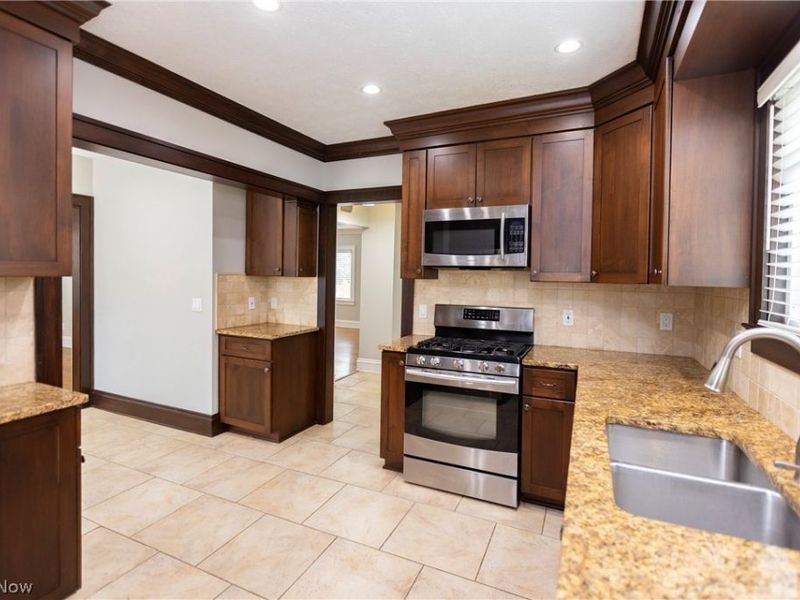 3530 Rocky River Drive, Cleveland, OH 44111 Photo 7