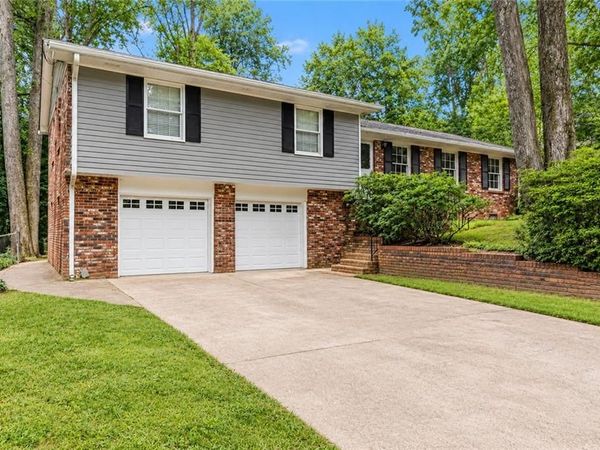 2940 Stonegate Trail, Atlanta, GA 30340