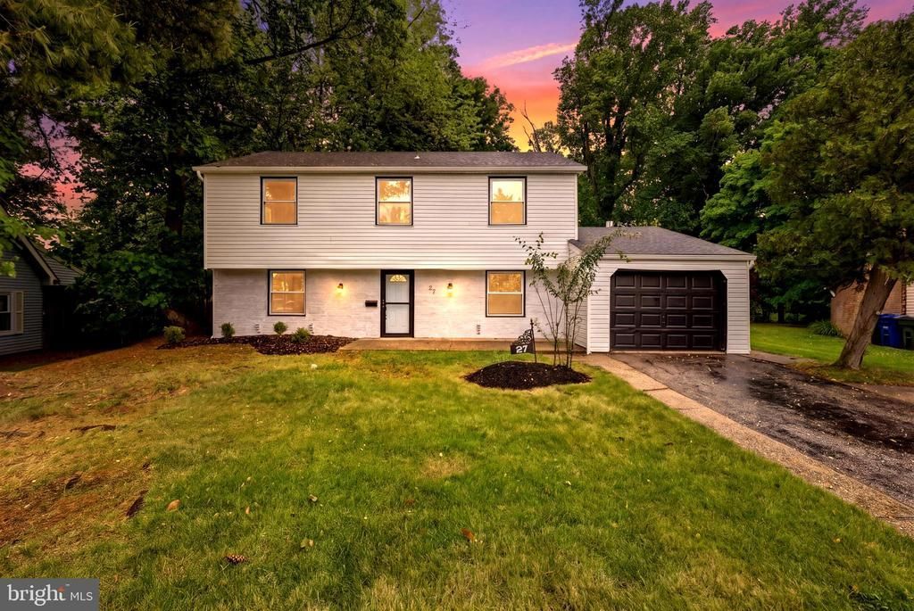 27 Parkside Circle, Willingboro, NJ 08046 Main Photo