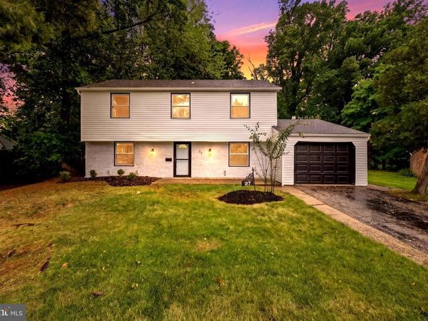 27 PARKSIDE CIRCLE, WILLINGBORO, NJ 08046