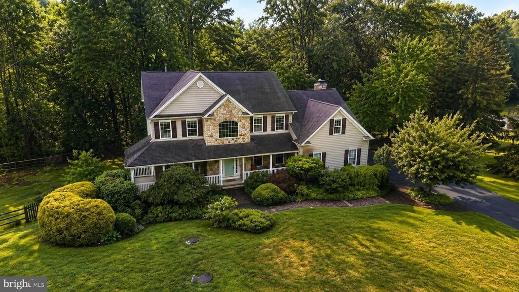 9 Coventry Lane, Hopewell, NJ 08525 Main Photo