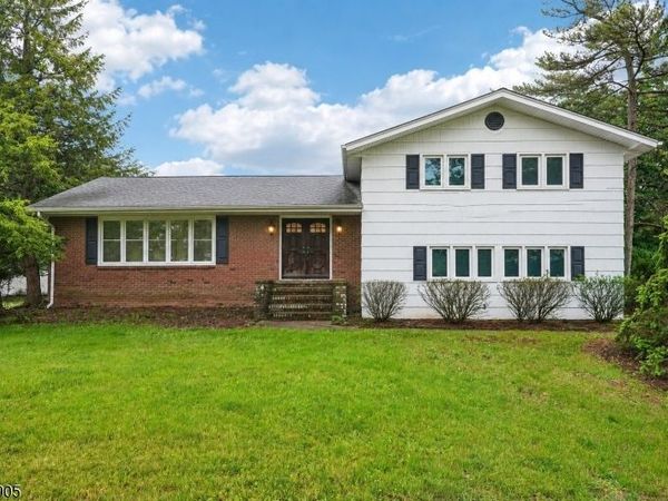 26 Devon Dr, Piscataway, NJ 08854