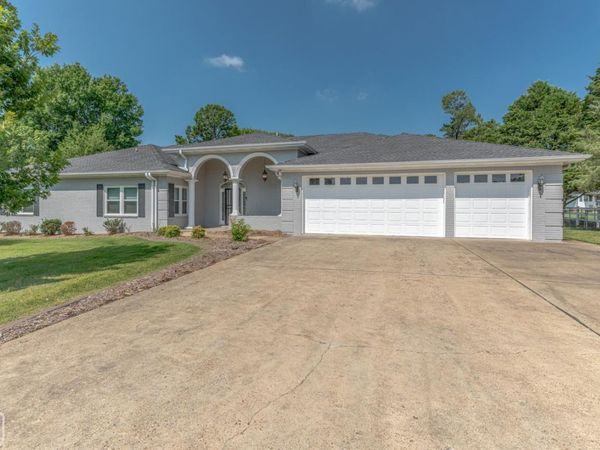 1725 Paragould Drive, Jonesboro, AR 72405